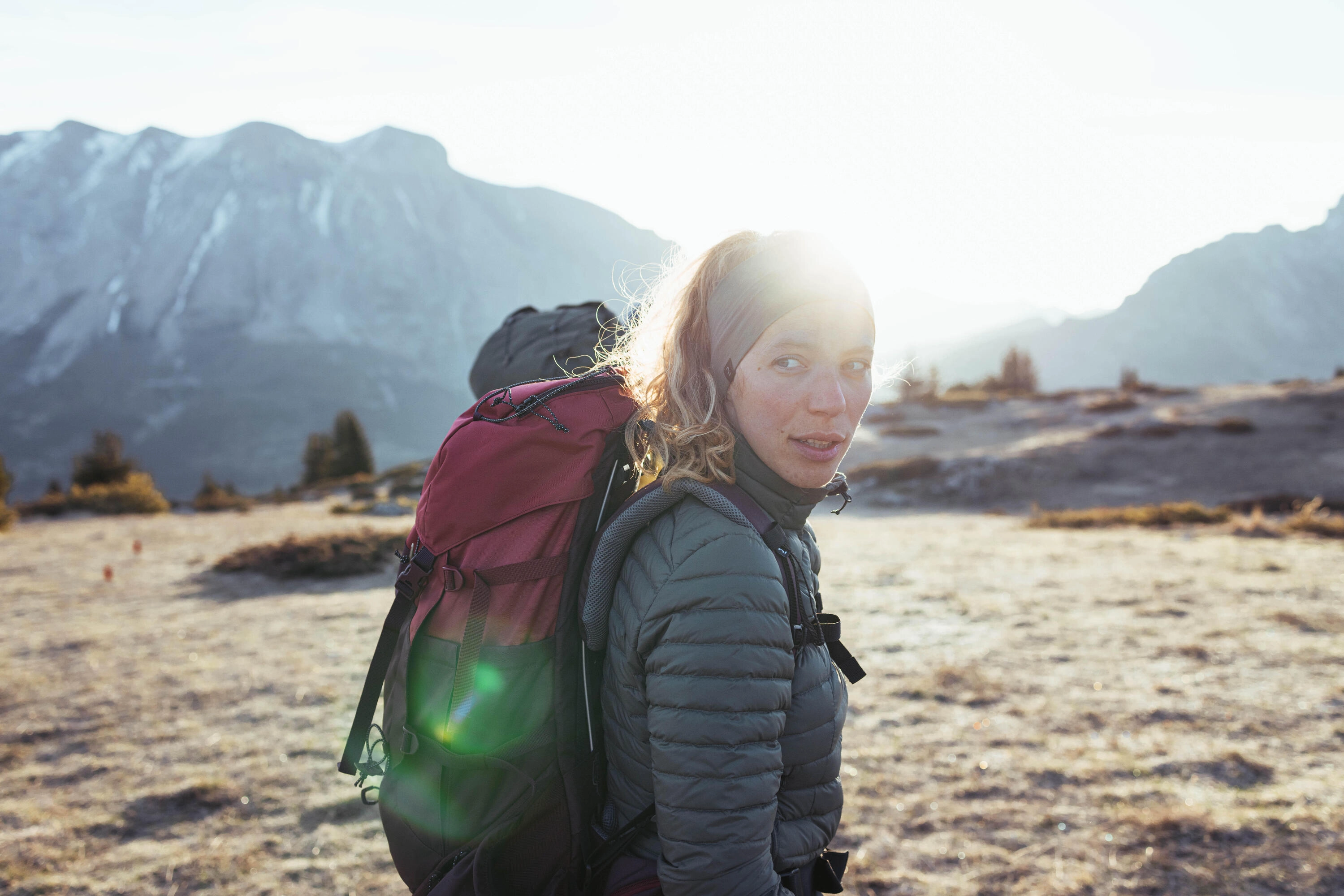 Simond  Women's MT100 Easyfit 50 L Backpacking Pack