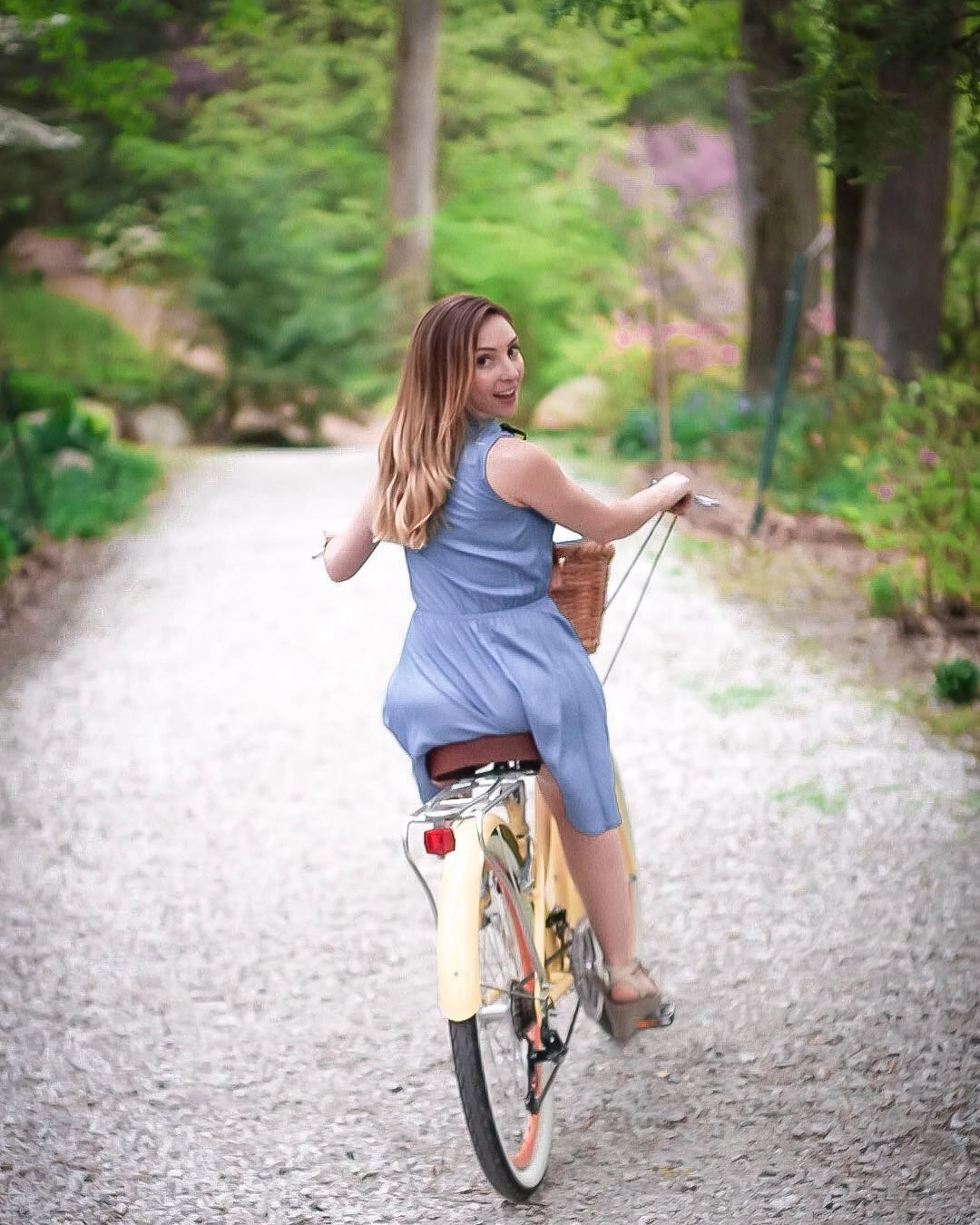 sixthreezero EVRYjourney Women's 26" 21 Speed Step-Through Touring Hybrid Bicycle